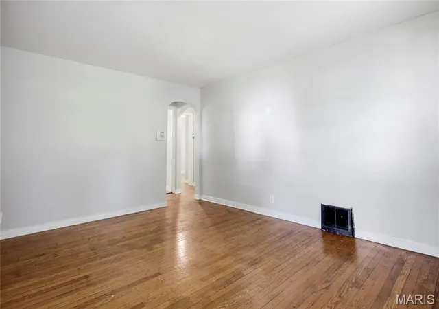 3rd image of 6539 Etzel Ave, University City, MO 63130 | MLS# MIS26035250