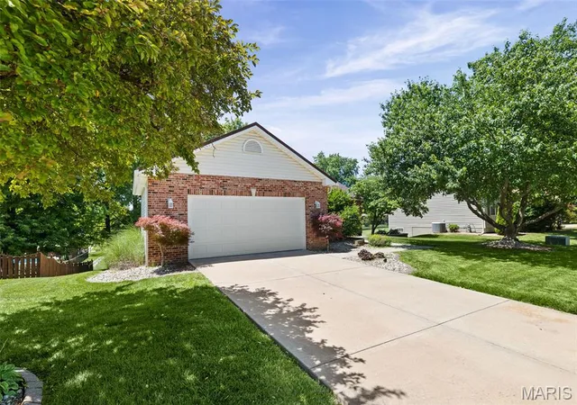3rd image of 137 Egret Ct, Belleville, IL 62223 | MLS# MIS26035332