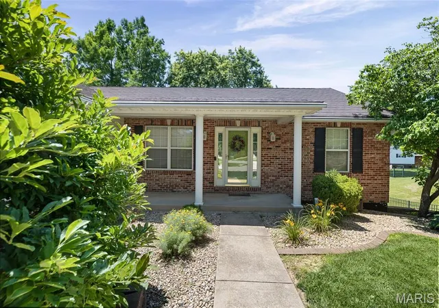 5th image of 137 Egret Ct, Belleville, IL 62223 | MLS# MIS26035332