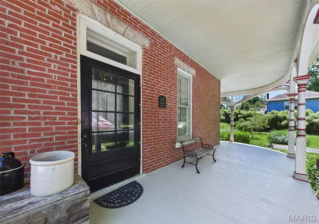 Homes for sale in Alton, IL | 1715 Liberty St, Alton, IL 62002 | MLS# MIS26035333