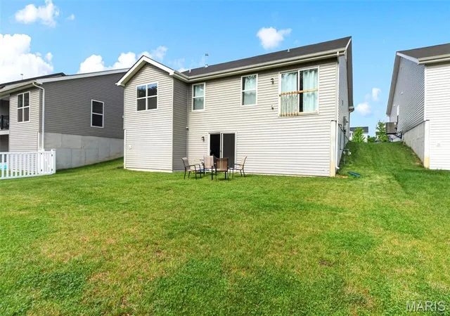 Homes for sale in Pacific, MO | 40 Brush Creek Dr, Pacific, MO 63069 | MLS# MIS26035341