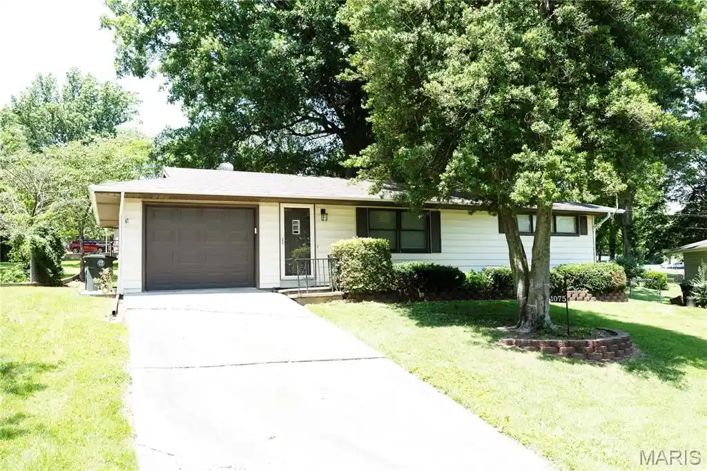 Single family home for sale at 1075 Dorothy St, Cape Girardeau, MO 63701 | MLS# MIS26035357
