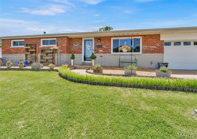 1st image of 9806 Whitcomb Ln, Unincorporated, MO 63123 | MLS# MIS26035368