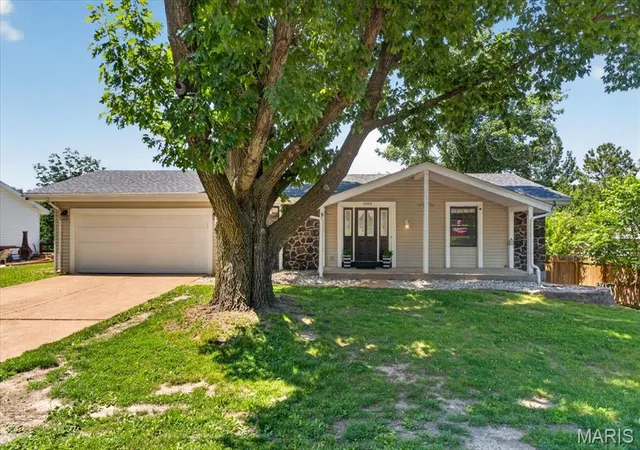 Homes for sale in Fenton, MO | 1889 Westbourne Wy, Fenton, MO 63026 | MLS# MIS26035379