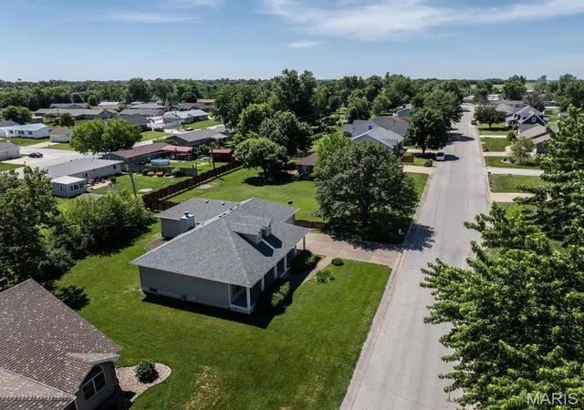2nd image of 111 Westview St, Palmyra, MO 63461 | MLS# MIS26035393