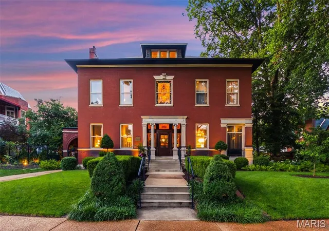 Photo 1 of Sale Pending at 3117 Russell Blvd, Saint Louis, MO 63104 | MLS# MIS26035404 | Listing updated on 2026-07-28