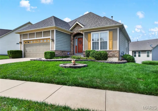 Homes for sale in Lake Saint Louis, MO | 1711 Prospect Village Dr, Lake Saint Louis, MO 63367 | MLS# MIS26035406