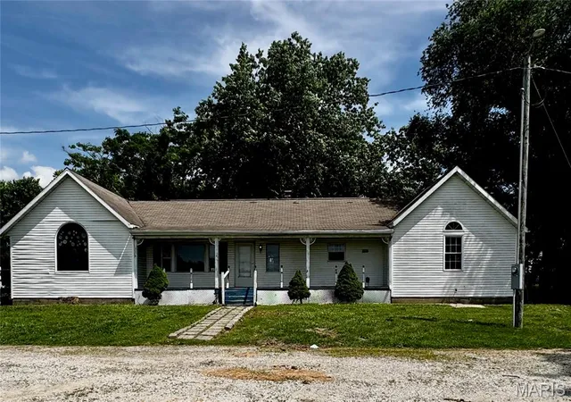 1st image of 2270 N 1600 St, Brownstown, IL 62418 | MLS# MIS26035413