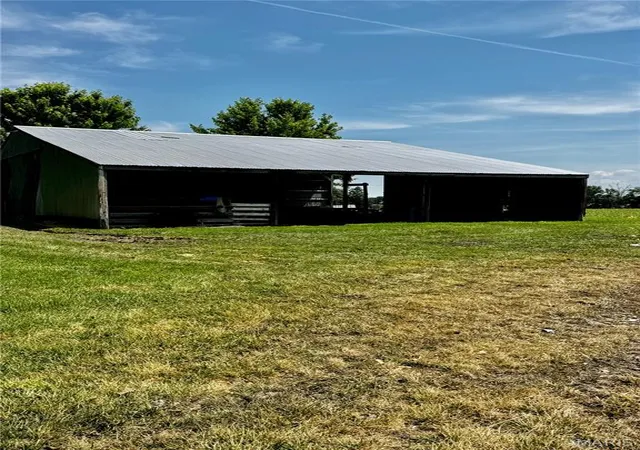 3rd image of 2270 N 1600 St, Brownstown, IL 62418 | MLS# MIS26035413