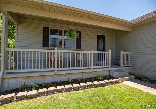 Photo 3 of Single family home for sale at 973 Sunny Vly, Poplar Bluff, MO 63901 | MLS# MIS26035436 | Listing updated on 2026-06-05