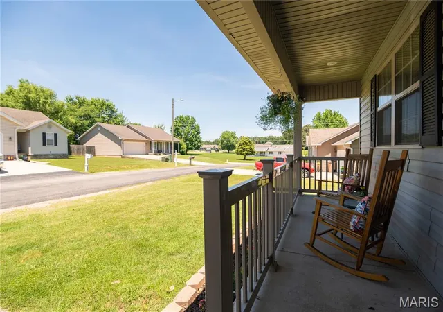 Photo 3 of Single family home for sale at 973 Sunny Vly, Poplar Bluff, MO 63901 | MLS# MIS26035436 | Listing updated on 2026-06-05
