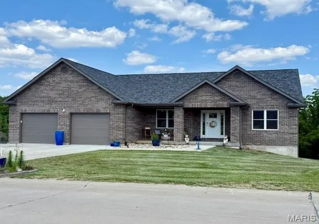 Homes for sale in Hannibal, MO | 132 Gala Dr, Hannibal, MO 63401 | MLS# MIS26035439