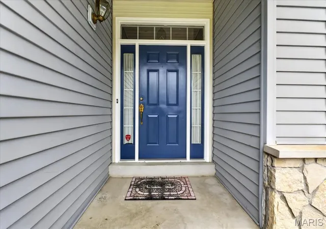 3rd image of 853 Wellesley Pl Dr, Chesterfield, MO 63017 | MLS# MIS26035443