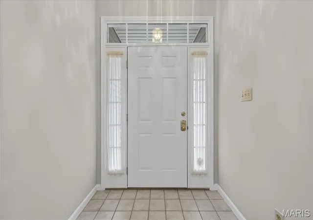 5th image of 853 Wellesley Pl Dr, Chesterfield, MO 63017 | MLS# MIS26035443