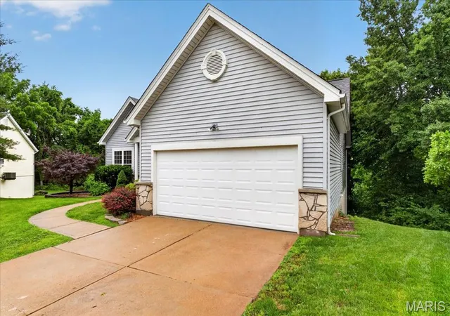 55th image of 853 Wellesley Pl Dr, Chesterfield, MO 63017 | MLS# MIS26035443