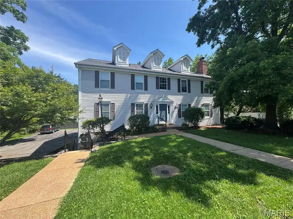 Listing Photo 1 - Condo for sale in 809 N Hanley Rd located at 809 N Hanley Rd, St. Louis, MO 63130 - Unit 809 N Hanley Rd