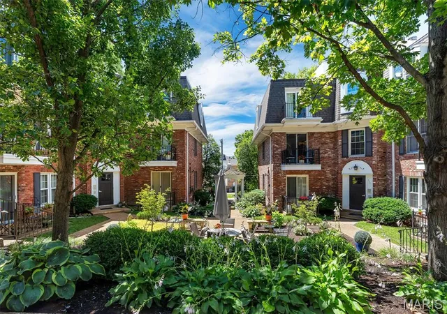Homes for sale in Kirkwood, MO | 115 E Bodley Ave #A3, Kirkwood, MO 63122 | MLS# MIS26035472