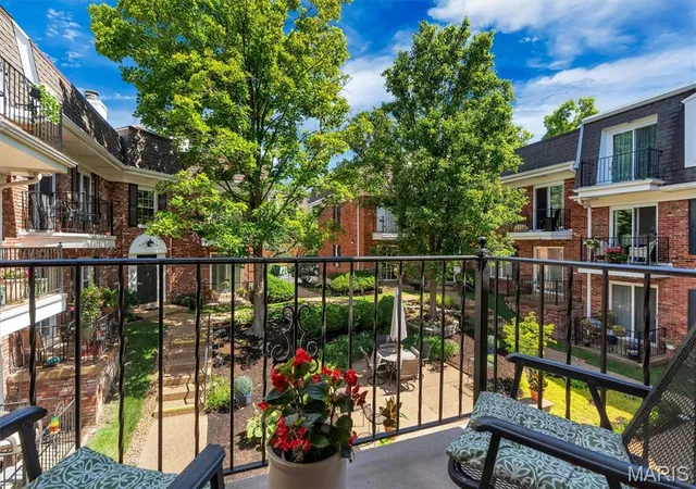 Homes for sale in Kirkwood, MO | 115 E Bodley Ave #A3, Kirkwood, MO 63122 | MLS# MIS26035472