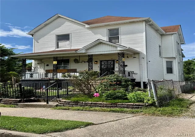 Homes for sale in East St Louis, IL | 812 Market Ave, East St Louis, IL 62201 | MLS# MIS26035475