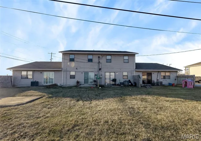 Homes for sale in Granite City, IL | 1 And 3 Georgetown Dr, Granite City, IL 62040 | MLS# MIS26035479