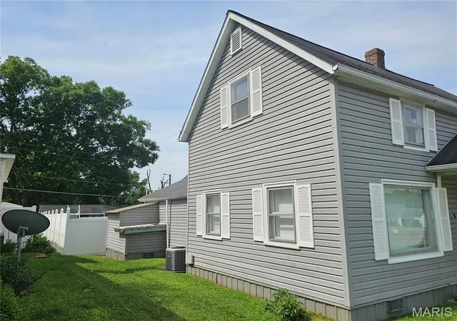Homes for sale in Percy, IL | 305 E Pine St, Percy, IL 62272 | MLS# MIS26035484