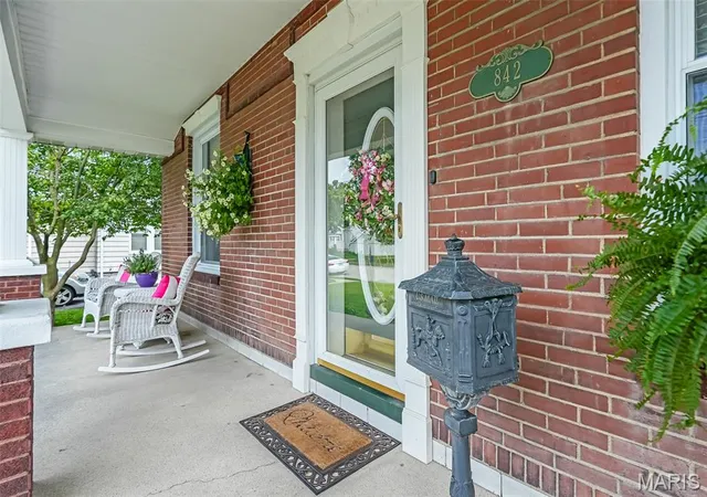 Homes for sale in Wood River, IL | 842 Lewis Ave, Wood River, IL 62095 | MLS# MIS26035486