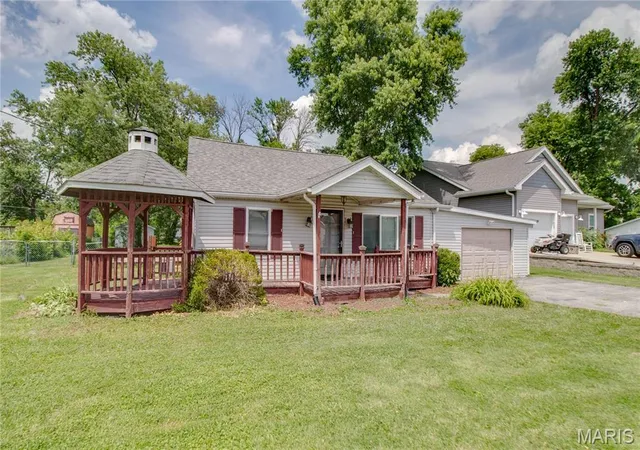 Photo 1 of Single family home for sale at 137 Dorothy St, Moro, IL 62067 | MLS# MIS26035500 | Listing updated on 2026-09-14