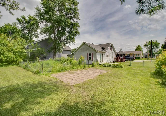 Photo 30 of Single family home for sale at 137 Dorothy St, Moro, IL 62067 | MLS# MIS26035500 | Listing updated on 2026-09-14
