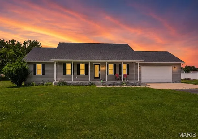 Homes for sale in Carbondale, IL | 12063 Strawberry Rd, Carbondale, IL 62901 | MLS# MIS26035509