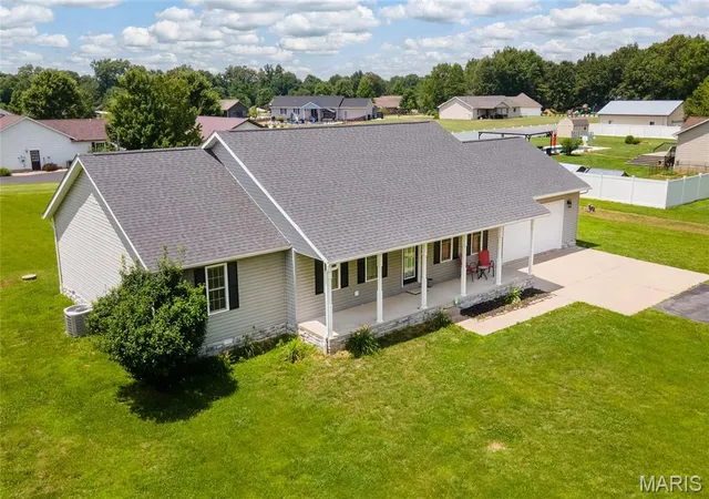 Homes for sale in Carbondale, IL | 12063 Strawberry Rd, Carbondale, IL 62901 | MLS# MIS26035509