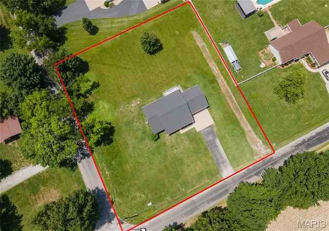 39th image of 12063 Strawberry Rd, Carbondale, IL 62901 | MLS# MIS26035509