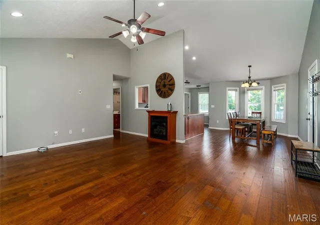 3rd image of 12063 Strawberry Rd, Carbondale, IL 62901 | MLS# MIS26035509