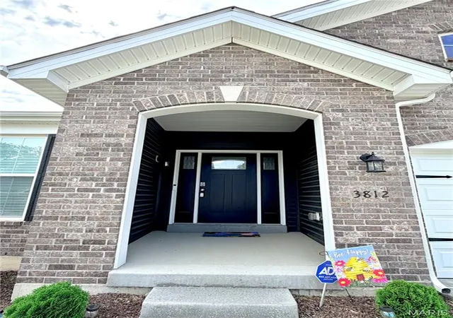 3rd image of 3812 Sonora Stone Dr, Florissant, MO 63031 | MLS# MIS26035535