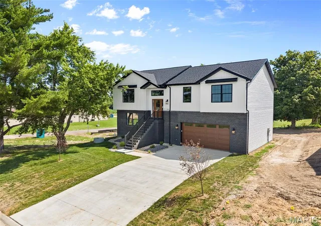 Photo 1 of Single family home for sale at 7164 Saint James Road Se, Edwardsville, IL 62025 | MLS# MIS26035566 | Listing updated on 2026-09-20