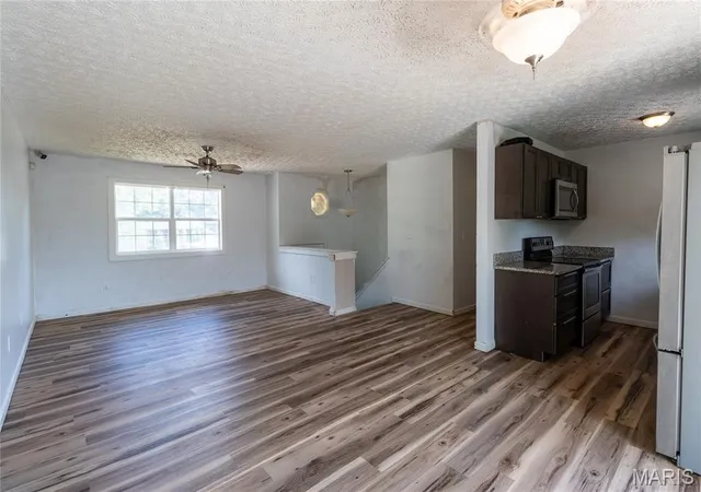Photo 2 of Single family home for sale at 24235 Thames Ln, Saint Robert, MO 65584 | MLS# MIS26035584 | Listing updated on 2026-08-05