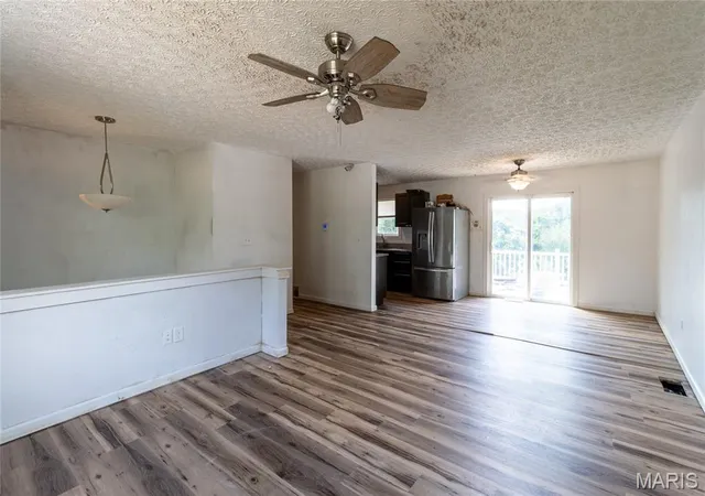 Photo 3 of Single family home for sale at 24235 Thames Ln, Saint Robert, MO 65584 | MLS# MIS26035584 | Listing updated on 2026-08-05