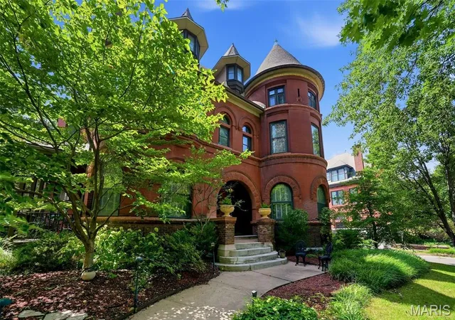 1st image of 1605 Missouri Ave, St Louis, MO 63104 | MLS# MIS26035592