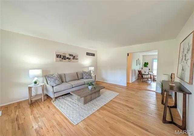 Photo 3 of Sale Pending at 7496 Sir Lords Ln, Hazelwood, MO 63042 | MLS# MIS26035601 | Listing updated on 2026-07-16