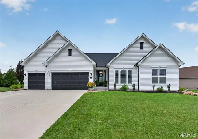 Homes for sale in Wentzville, MO | 414 Gatehouse Cir, Wentzville, MO 63385 | MLS# MIS26035608