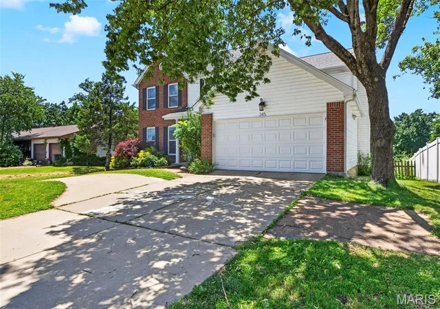 3rd image of 245 Reinke Rd, Ballwin, MO 63021 | MLS# MIS26035615