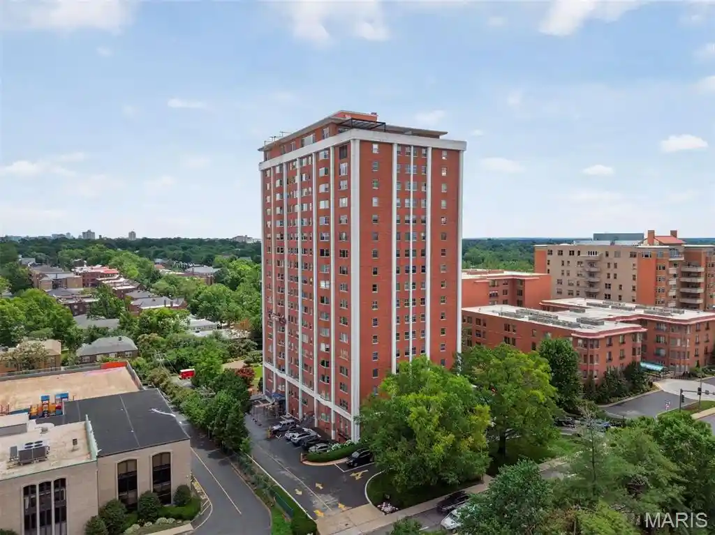 Listing Photo 1 - Condo for sale in 710 S Hanley Rd located at 710 S Hanley Rd, Clayton, MO 63105 - Unit #10A