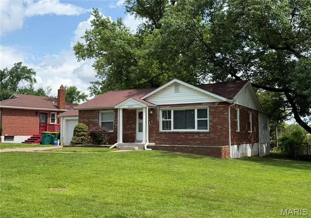 Photo 4 of Single family home for sale at 8007 Titus Rd, St Louis, MO 63114 | MLS# MIS26035663 | Listing updated on 2026-09-04