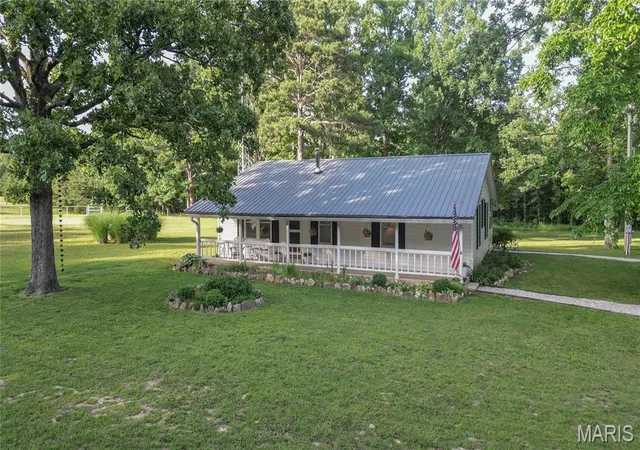 Homes for sale in Bucyrus, MO | 9672 Crane Dr, Bucyrus, MO 65444 | MLS# MIS26035672