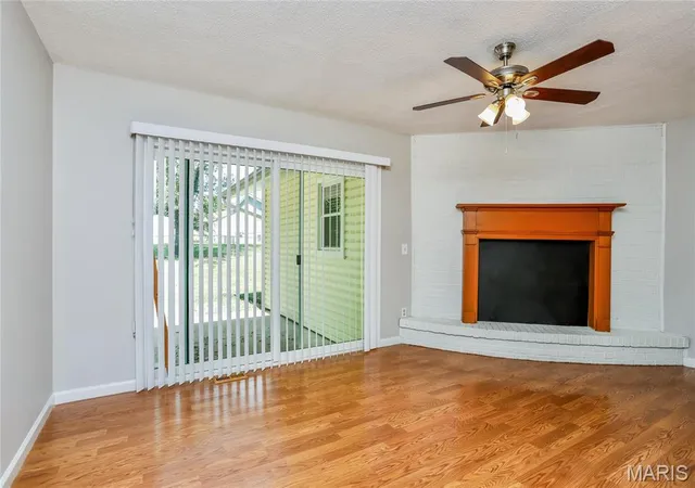 Photo 3 of Sale Pending at 104 Lake Point Dr, Saint Peters, MO 63376 | MLS# MIS26035673 | Listing updated on 2026-10-24
