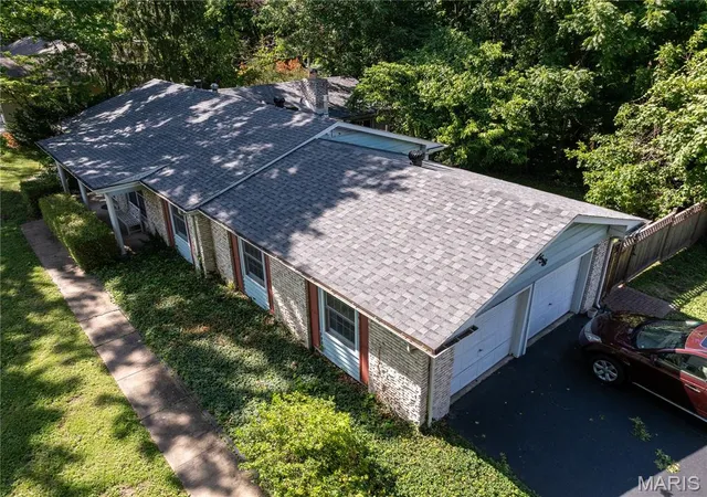 Photo 3 of Sale Pending at 258 Ridge Trail Dr, Chesterfield, MO 63017 | MLS# MIS26035683 | Listing updated on 2026-10-01