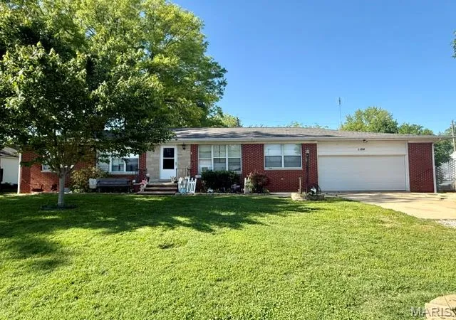 Homes for sale in New Baden, IL | 1104 E Hanover St, New Baden, IL 62265 | MLS# MIS26035702