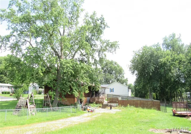 Photo 3 of Single family home for sale at 613 Truman St, Moro, IL 62067 | MLS# MIS26035706 | Listing updated on 2026-09-29