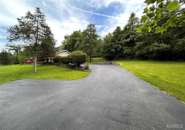 Homes for sale in High Ridge, MO | 2803 Wild Valley Dr, High Ridge, MO 63049 | MLS# MIS26035709