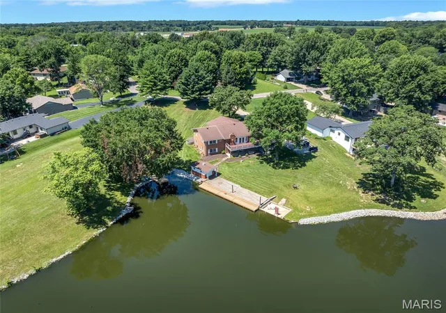 Homes for sale in Edwardsville, IL | 693 Boulevard De Cannes, Edwardsville, IL 62025 | MLS# MIS26035719