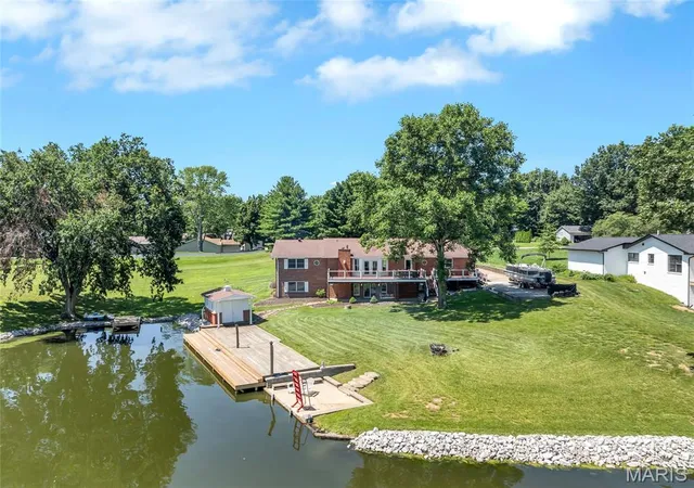 Homes for sale in Edwardsville, IL | 693 Boulevard De Cannes, Edwardsville, IL 62025 | MLS# MIS26035719
